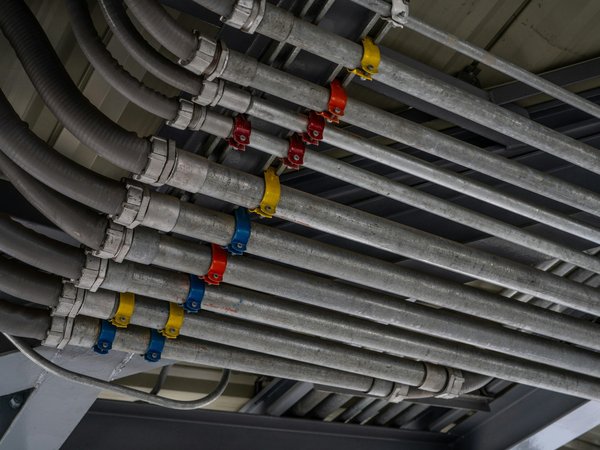 Goulotte électrique : la solution idéale pour un câblage ordonné